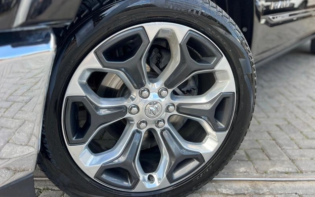 imagem-https://www.socarrao.com.br/sc-vehicle-images-prod/3773341/1789404159811-8464854_5_B_8b0fdca92f.jpeg