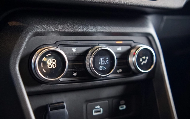 imagem-https://www.socarrao.com.br/sc-vehicle-images-prod/3773552/1789128492410-e260b091-f467-43d6-81ea-1d873e4b353e.jpg