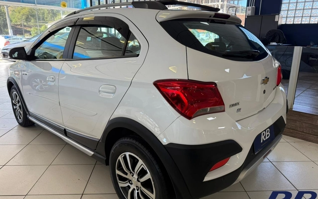 imagem-https://www.socarrao.com.br/sc-vehicle-images-prod/3773559/1789128498713-4b87aa17-b796-42da-bb8a-eab3a0c5340d.jpg