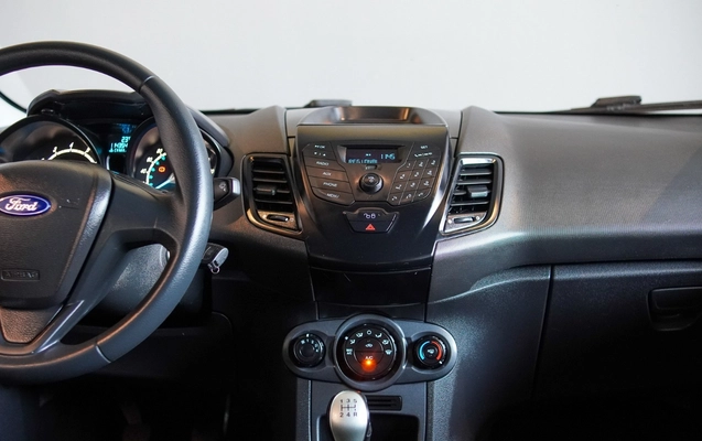 imagem-https://www.socarrao.com.br/sc-vehicle-images-prod/3773630/1789128531563-daf78641-fa31-4d10-b9d5-23282581ba04.jpg
