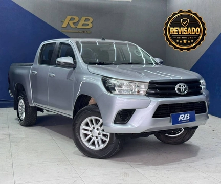 Toyota Hilux 2018 Prata — foto 1 de 3