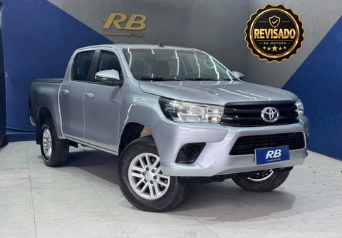 Toyota Hilux 2018 Prata — foto 1 de 3