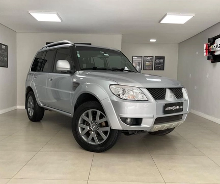 Mitsubishi Pajero TR4 2015 Prata — foto 1 de 3