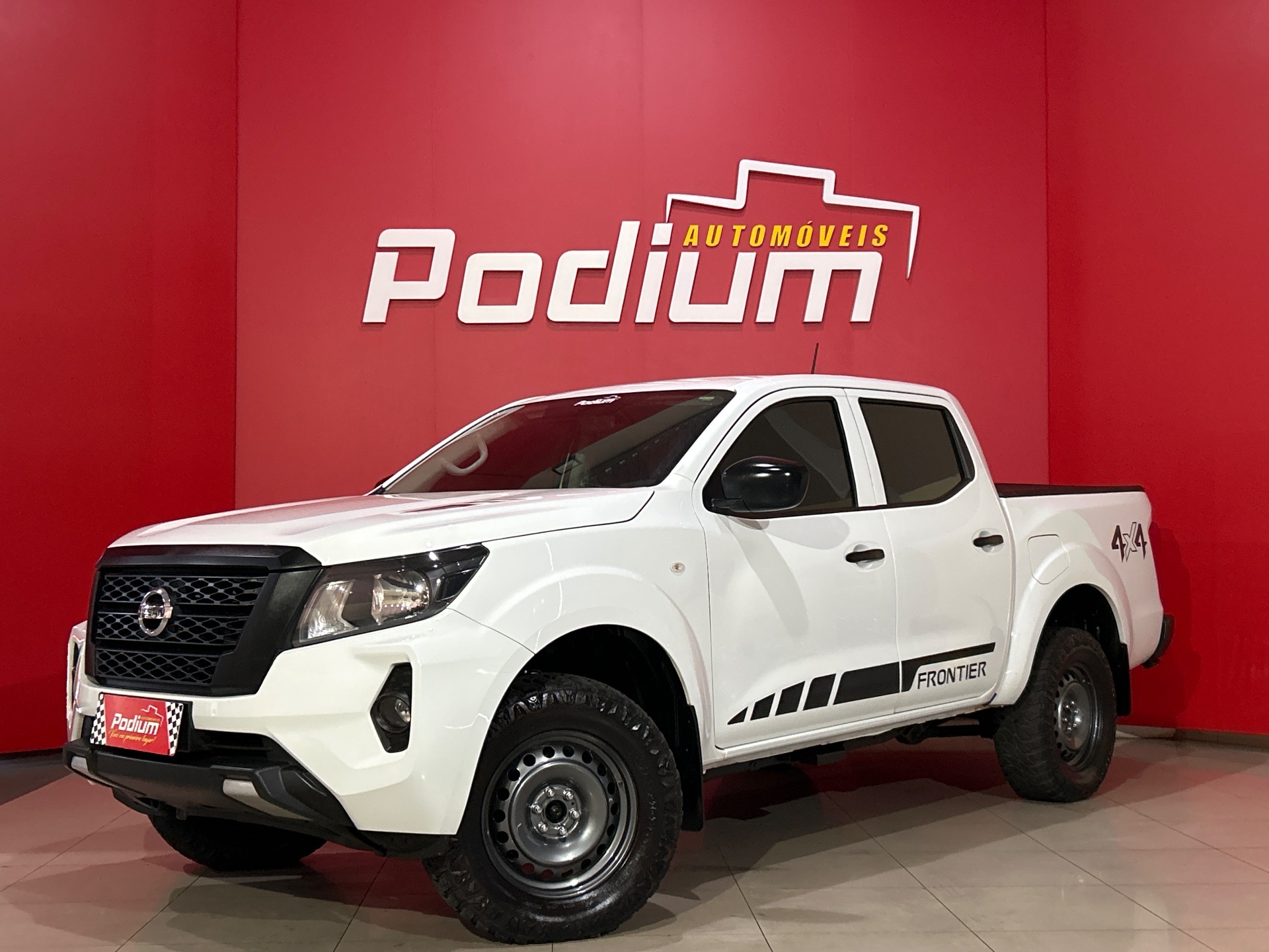 Nissan Frontier S CD 4x4 2.3 TB Diesel Mec. na cor Branco em Ponta Grossa / PR - 37742