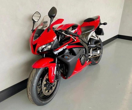 Honda CBR 600 RR 2008 Vermelho — foto 1 de 3
