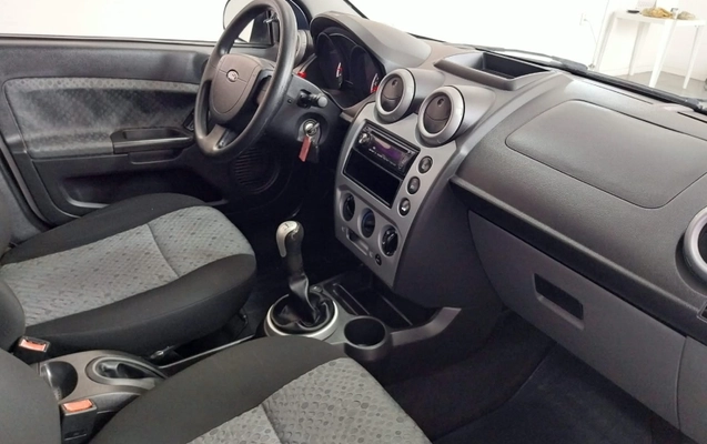 imagem-https://www.socarrao.com.br/sc-vehicle-images-prod/3774390/1789742223760-U2k20cCRFH7mHMIgCIEhBV6EXmHwcVHZ.jpg