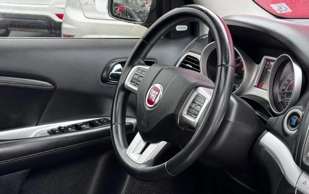 imagem-https://www.socarrao.com.br/sc-vehicle-images-prod/3774566/1789673989787-8436787_7_B_fd9f56a8b8.jpeg