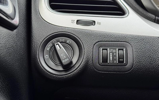imagem-https://www.socarrao.com.br/sc-vehicle-images-prod/3774566/1789673989797-8436787_14_B_0f78196b06.jpeg