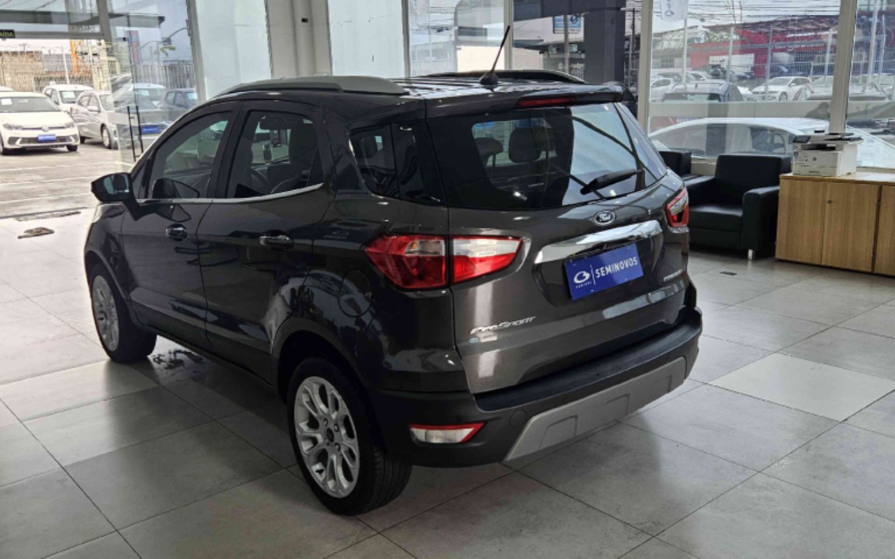 imagem-https://www.socarrao.com.br/sc-vehicle-images-prod/3774765/1789131567585-YXBwLXBob3Rvcy05UnpWelZVeFZKM3BoSFFsQk11endlbW5BTk9oUmJuVi5qcGc.jpg