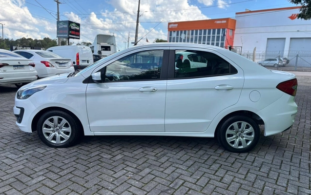imagem-https://www.socarrao.com.br/sc-vehicle-images-prod/3774771/1789131704694-V2hhdHNBcHAgSW1hZ2UgMjAyNi0wOS0wMyBhdCAxNS40NS4wNCAoMSkuanBlZw.jpeg