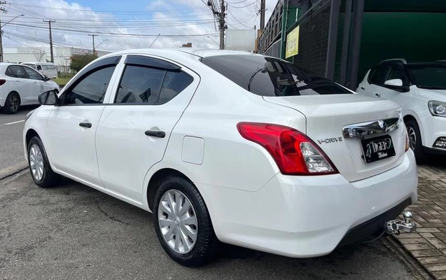 imagem-https://www.socarrao.com.br/sc-vehicle-images-prod/3775008/1789671820869-8466637_6_B_cd1b9d2321.jpeg