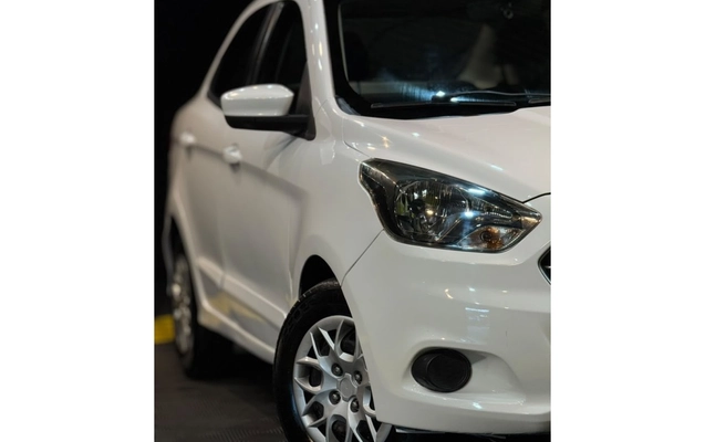 imagem-https://www.socarrao.com.br/sc-vehicle-images-prod/3775139/1789132645063-1_082553.jpg