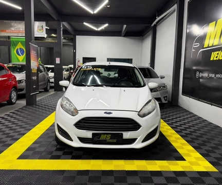 Ford Fiesta 1.5 16V Flex Mec. 5p 2015 Branco — foto 1 de 3