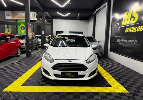 Ford Fiesta 1.5 16V Flex Mec. 5p 2015 Branco — foto 1 de 3