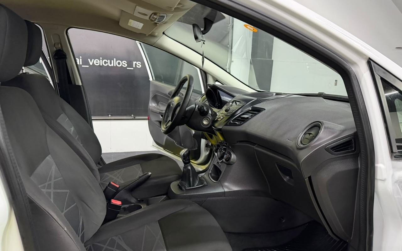 imagem-https://www.socarrao.com.br/sc-vehicle-images-prod/3775140/1789132652445-V2hhdHNBcHAgSW1hZ2UgMjAyNi0wOS0xMSBhdCAwOS40Ni4zMCAoMSkuanBlZw.jpeg