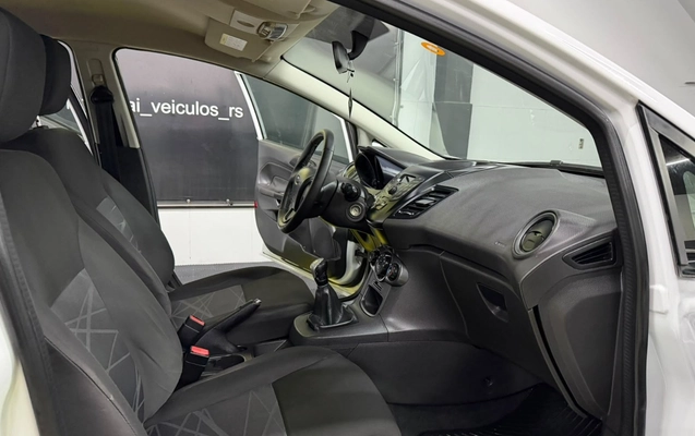 imagem-https://www.socarrao.com.br/sc-vehicle-images-prod/3775140/1789132652445-V2hhdHNBcHAgSW1hZ2UgMjAyNi0wOS0xMSBhdCAwOS40Ni4zMCAoMSkuanBlZw.jpeg