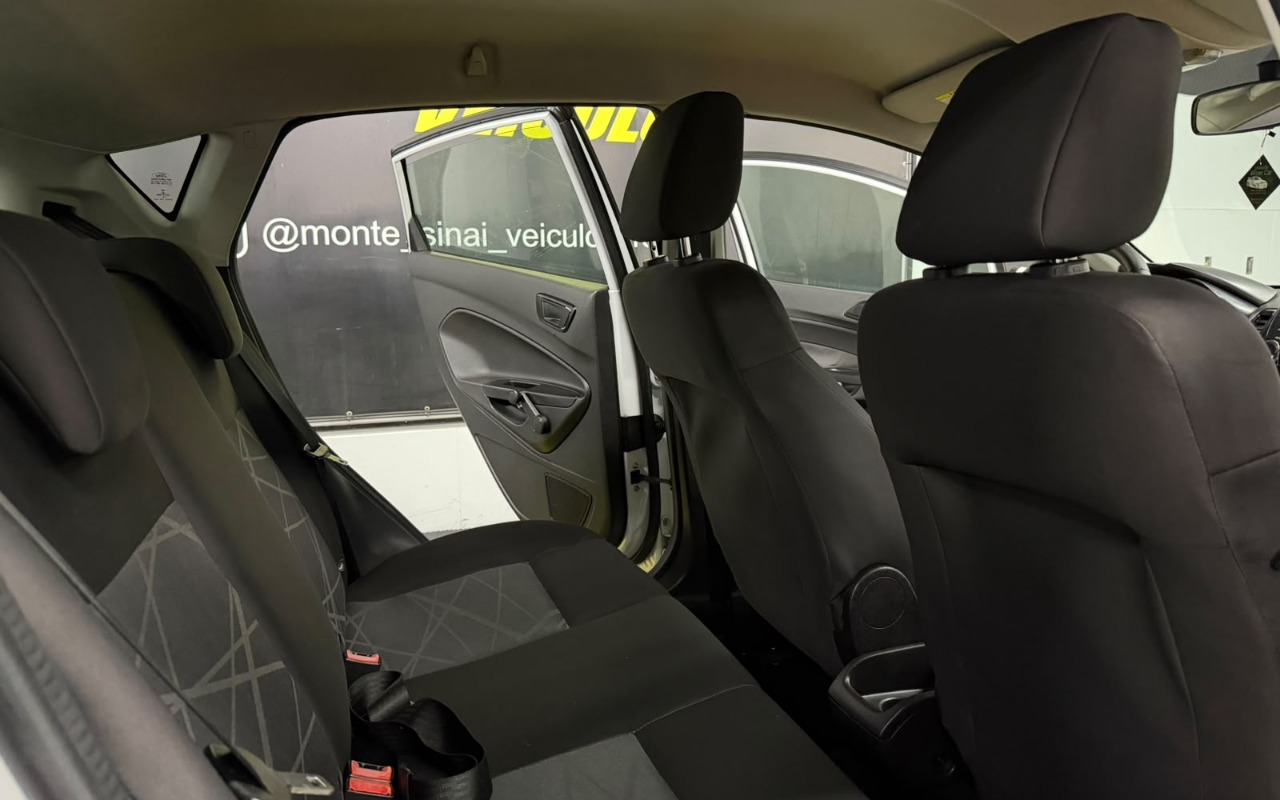 imagem-https://www.socarrao.com.br/sc-vehicle-images-prod/3775140/1789132652577-V2hhdHNBcHAgSW1hZ2UgMjAyNi0wOS0xMSBhdCAwOS40Ni4zMS5qcGVn.jpeg