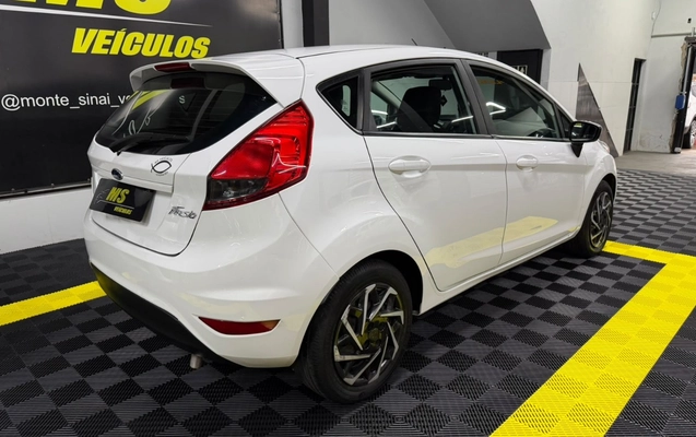 imagem-https://www.socarrao.com.br/sc-vehicle-images-prod/3775140/1789132652642-V2hhdHNBcHAgSW1hZ2UgMjAyNi0wOS0xMSBhdCAwOS40Ni4zMi5qcGVn.jpeg
