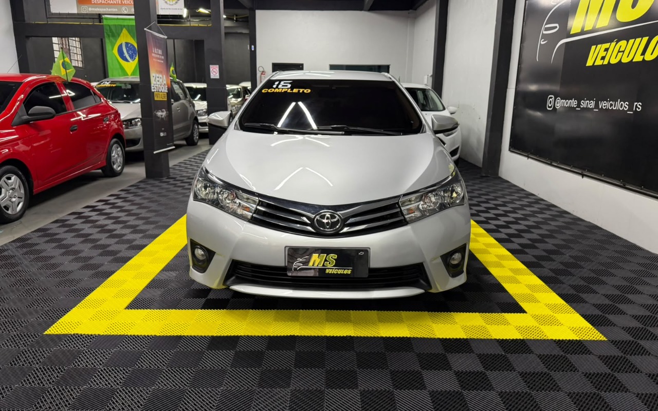 Toyota Corolla 2016 Prata — foto 1 de 3