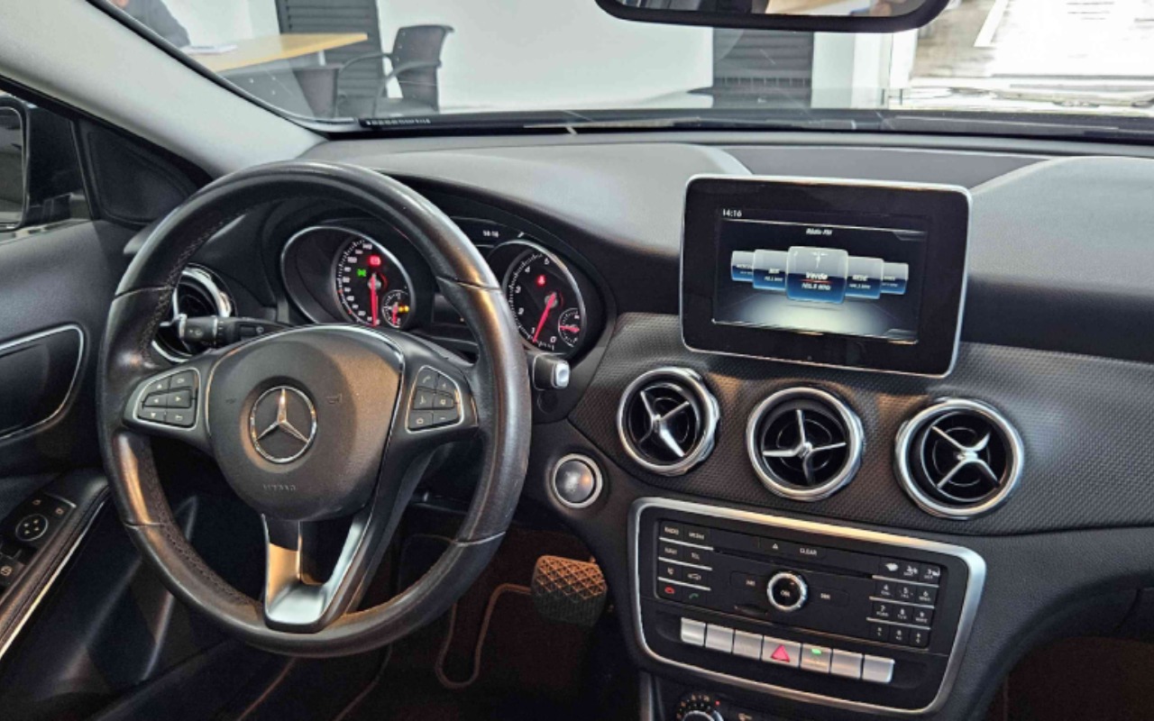imagem-https://www.socarrao.com.br/sc-vehicle-images-prod/3775432/1789133504801-YXBwLXBob3Rvcy1aRWtzZUNSTG1CcnZ5VFd6TnBkZGlqRHVKa2tpOHZCVC5qcGc.jpg