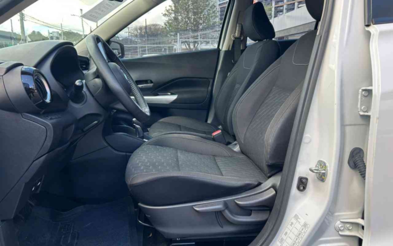 imagem-https://www.socarrao.com.br/sc-vehicle-images-prod/3775620/1789133918992-YXBwLXBob3Rvcy1Oa3g5R2hrMk9IeGU5TExaZzl3NFllR2xNRXZXM2p5SS5qcGc.jpg