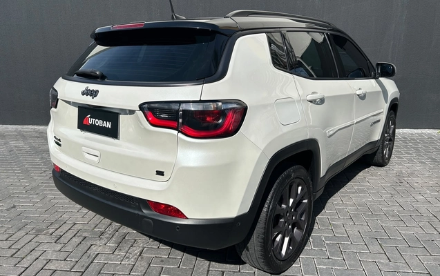 imagem-https://www.socarrao.com.br/sc-vehicle-images-prod/3775646/1789136987921-01f92edb-16de-4836-9763-21735af3161f.jpg