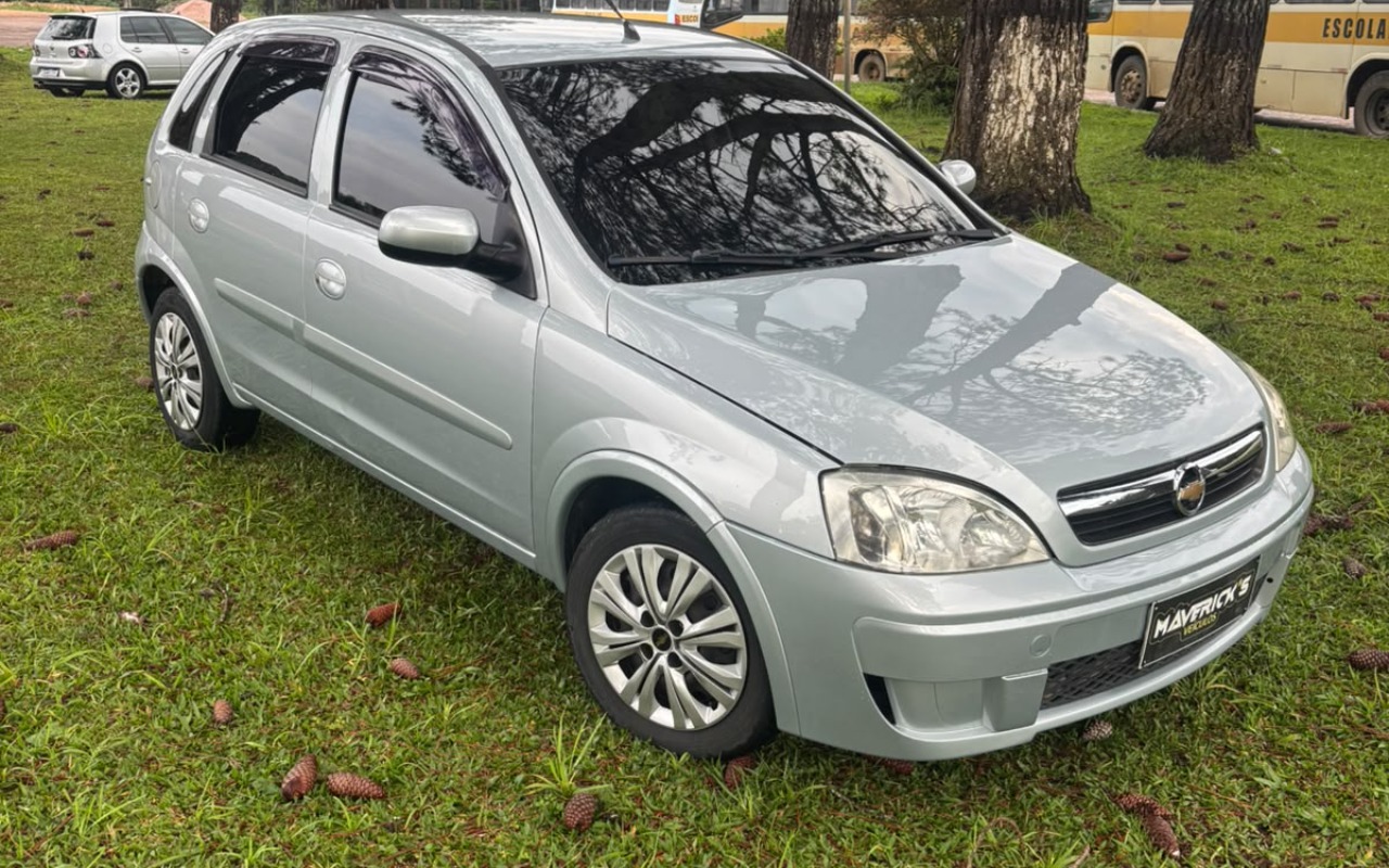 Chevrolet Corsa 2011 Prata — foto 1 de 3