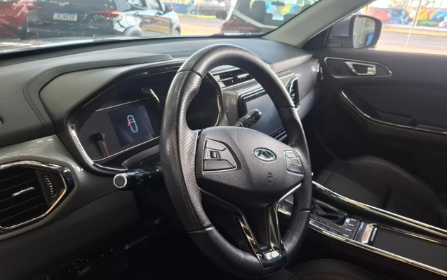 imagem-https://www.socarrao.com.br/sc-vehicle-images-prod/3776042/1789134772421-6deMzBF5KfrrpO1VmKQq81v5emwQuxRE.jpg
