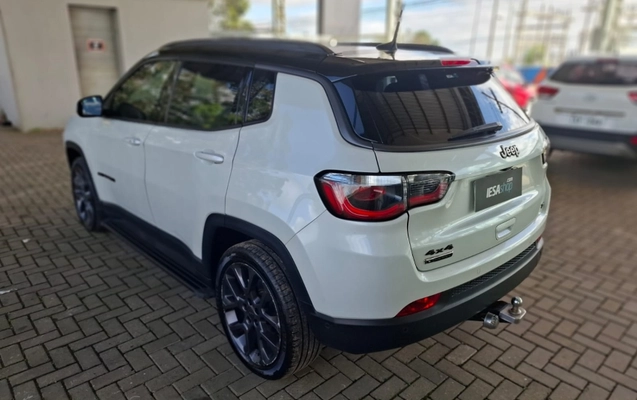 imagem-https://www.socarrao.com.br/sc-vehicle-images-prod/3776136/1789135085300-m0AG3v90AH3uBXKkJvRXDy70VZENbSIz.jpg