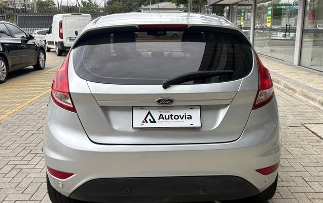 imagem-https://www.socarrao.com.br/sc-vehicle-images-prod/3776335/1790101184907-8439361_11_B_6169acd489.jpeg