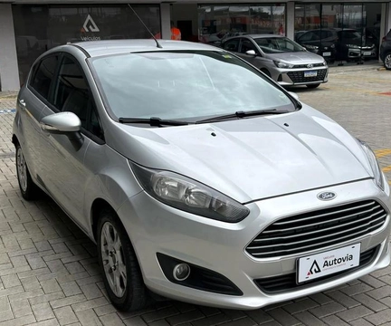 Ford Fiesta SE 1.6 16V Flex 5p 2016 Prata — foto 1 de 3