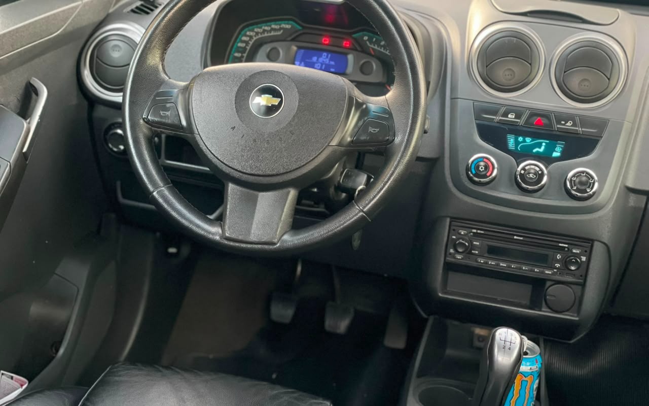 imagem-https://www.socarrao.com.br/sc-vehicle-images-prod/3776505/1789136139910-V2hhdHNBcHAgSW1hZ2UgMjAyNi0wNi0yNSBhdCAxMS4yNC4xOCBBTSAoMSkuanBlZw.jpeg