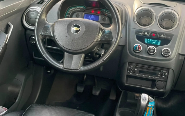 imagem-https://www.socarrao.com.br/sc-vehicle-images-prod/3776505/1789136139910-V2hhdHNBcHAgSW1hZ2UgMjAyNi0wNi0yNSBhdCAxMS4yNC4xOCBBTSAoMSkuanBlZw.jpeg