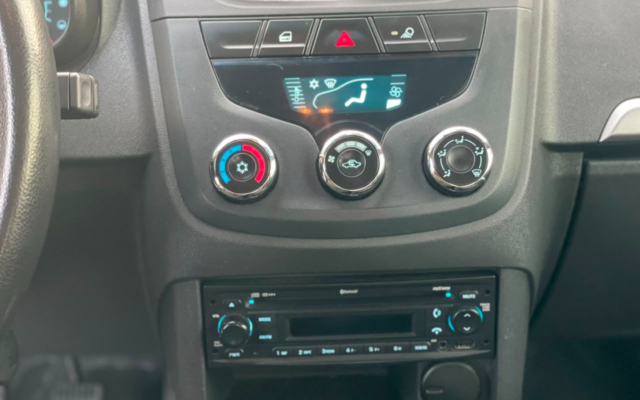 imagem-https://www.socarrao.com.br/sc-vehicle-images-prod/3776505/1789136140130-V2hhdHNBcHAgSW1hZ2UgMjAyNi0wNi0yNSBhdCAxMS4yNC4xOSBBTS5qcGVn.jpeg