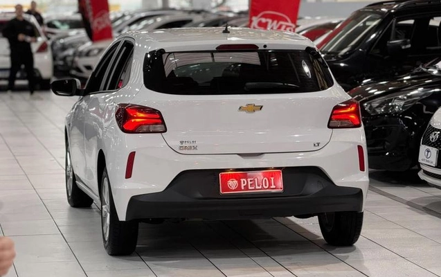 imagem-https://www.socarrao.com.br/sc-vehicle-images-prod/3776720/1789161036537-8467207_5_B_72d28fe02d.jpeg