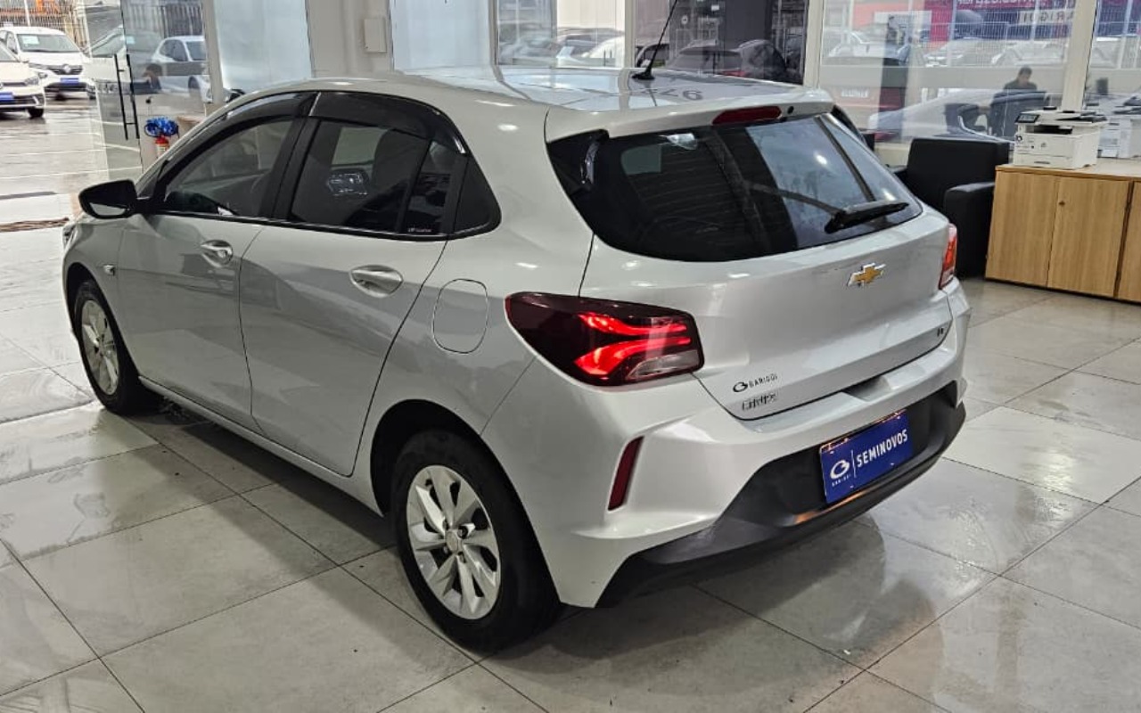 imagem-https://www.socarrao.com.br/sc-vehicle-images-prod/3776859/1789137208041-NTk4ODA2NjMtMjNjMi00Y2M1LTg0YzctODljNjY5ZGIyNzc3LmpwZw.jpg