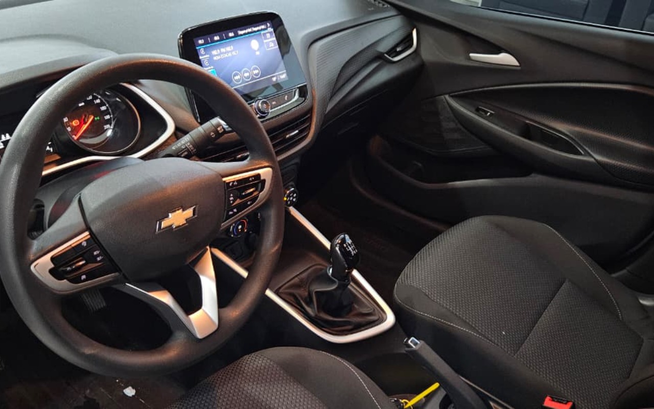imagem-https://www.socarrao.com.br/sc-vehicle-images-prod/3776859/1789137208098-YTQzYjVjZjItNmU3MC00NmE5LTk2YmEtYzcxY2ZmZGViNTRjLmpwZw.jpg