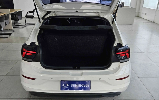 imagem-https://www.socarrao.com.br/sc-vehicle-images-prod/3777009/1789137435463-YXBwLXBob3Rvcy1ndkczekxDYVAyaDRPMTVrMU55N1dFZnFUSWJ3d0dqZS5qcGc.jpg