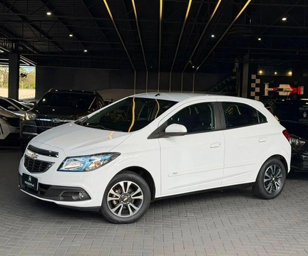 Chevrolet Onix 2015 Branco — foto 1 de 3