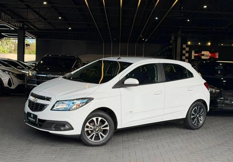 Chevrolet Onix 2015 Branco — foto 1 de 3