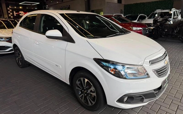 imagem-https://www.socarrao.com.br/sc-vehicle-images-prod/3777010/1789137438683-8453377_0_B_d103d26461.jpeg