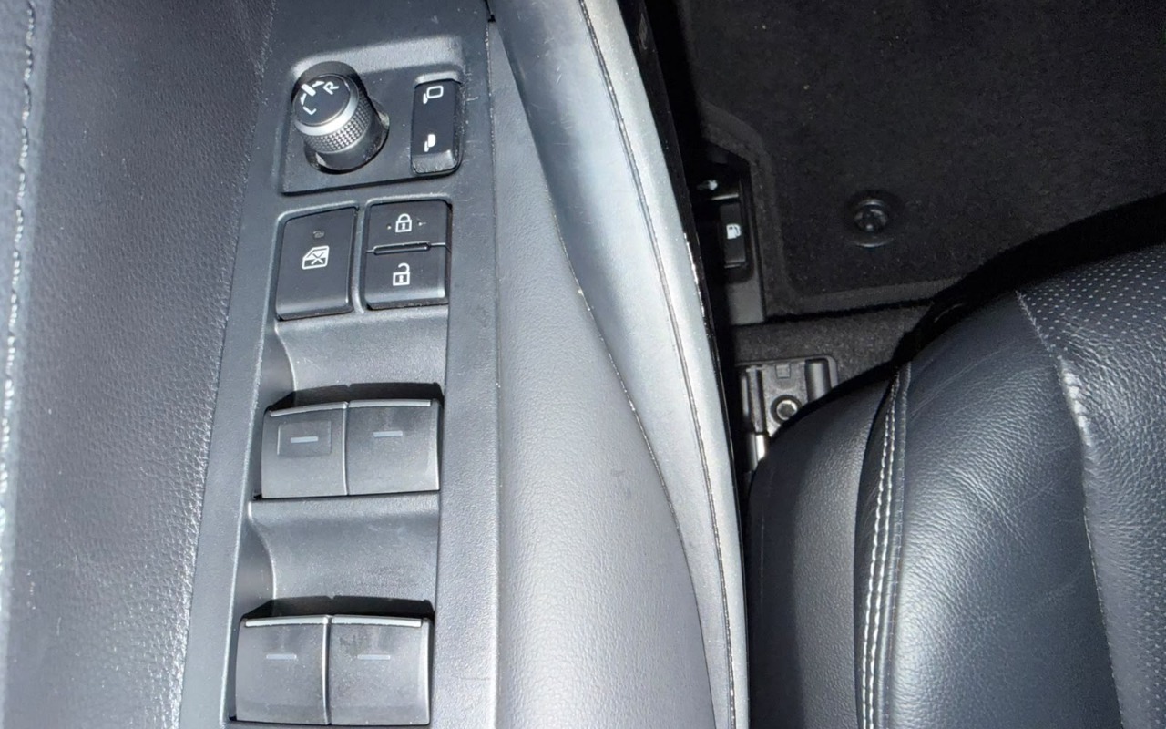imagem-https://www.socarrao.com.br/sc-vehicle-images-prod/3777312/1789138289201-MTkuanBlZw.jpeg