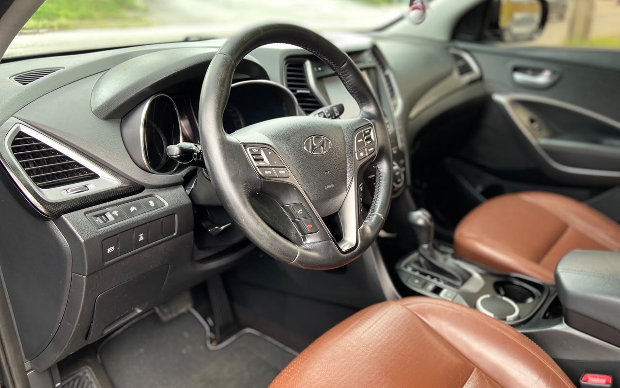 imagem-https://www.socarrao.com.br/sc-vehicle-images-prod/3778326/1789148204231-V2hhdHNBcHAgSW1hZ2UgMjAyNi0wOS0xMSBhdCAxNC4yMC40OSAoMSkuanBlZw.jpeg