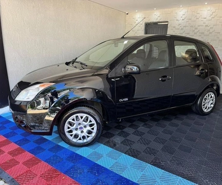 Ford Fiesta 2014 Preto — foto 1 de 3