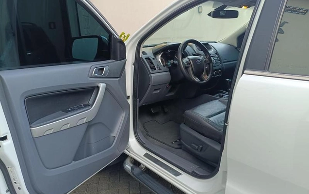 imagem-https://www.socarrao.com.br/sc-vehicle-images-prod/3778680/1789504685914-8467745_11_B_8a82eb51d2.jpeg