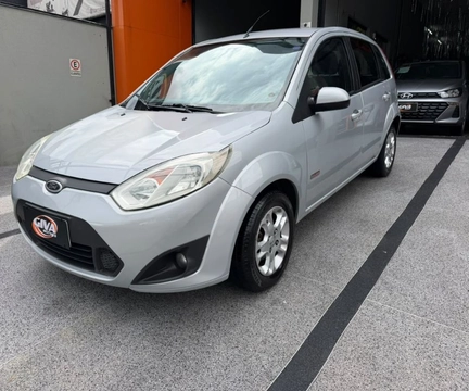Ford Fiesta 2011 Prata — foto 1 de 3