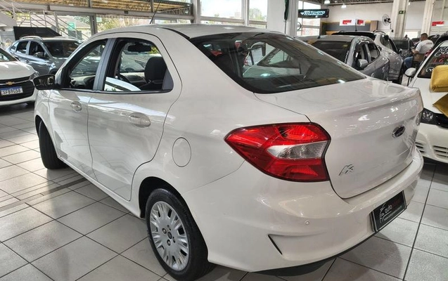 imagem-https://www.socarrao.com.br/sc-vehicle-images-prod/3779629/1789478952444-8454847_5_B_6b568d7bfa.jpeg