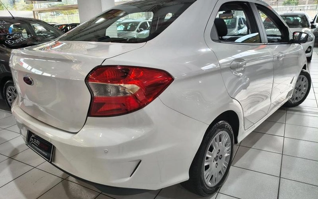 imagem-https://www.socarrao.com.br/sc-vehicle-images-prod/3779629/1789478952449-8454847_7_B_284ee2e26e.jpeg