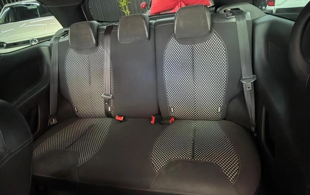 imagem-https://www.socarrao.com.br/sc-vehicle-images-prod/3780080/1789145529471-8424173_8_B_0a96f09940.jpeg
