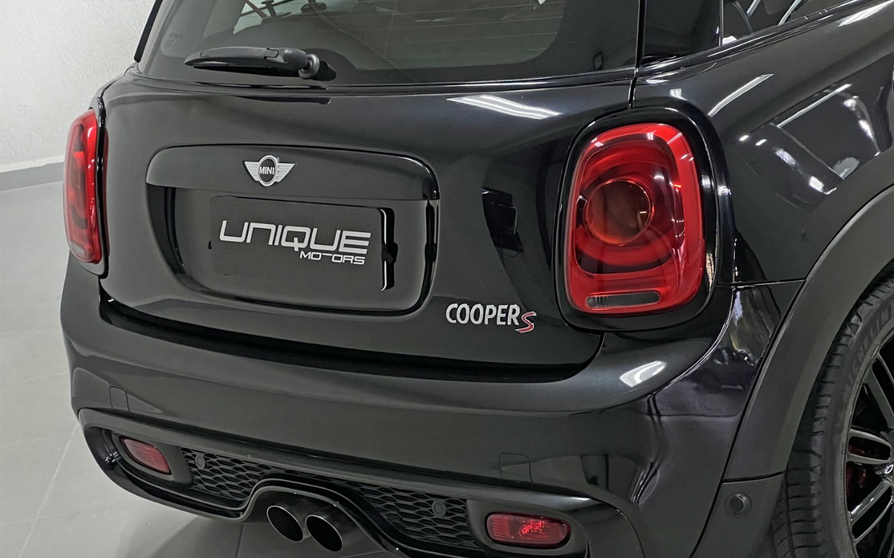 imagem-https://www.socarrao.com.br/sc-vehicle-images-prod/3780122/1789145649046-aW1hZ2UwMDAxOC5qcGc.jpg